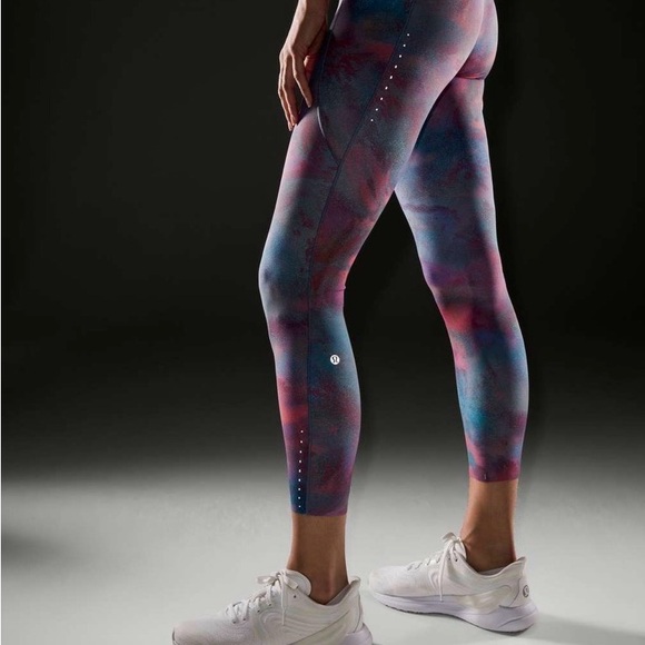 Lululemon Athletica Blue and Pink Leggings - Picture 6 of 11